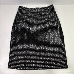 Banana Republic Black & White Pencil Skirt with Lace Overlay Size 8 KK0701
